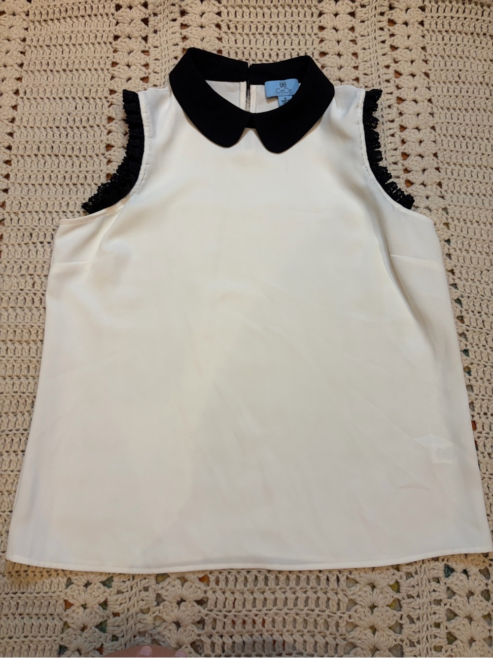 CeCe White Sleeveless Blouse w/Black Peter Pan Collar & Lace Trim on Armholes M